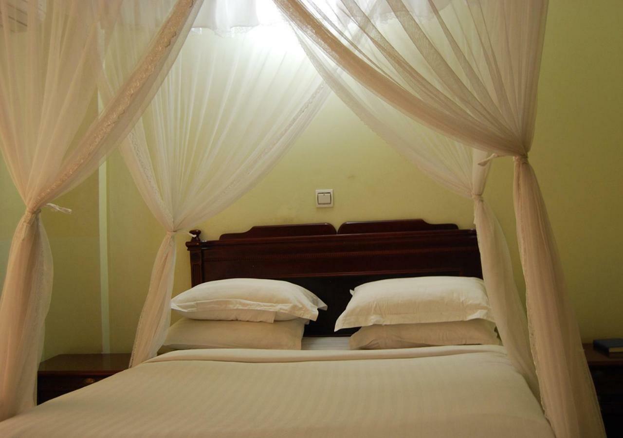 Mc-Elly'S Hotel Аруша Екстер'єр фото